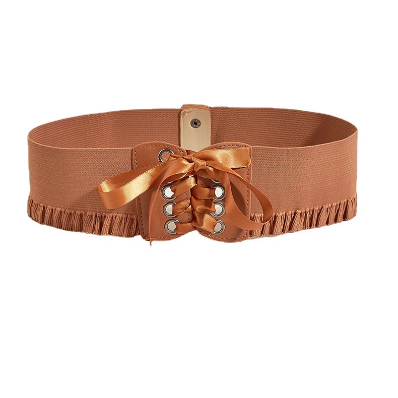 Women Hepburn Wavy Belt Lifestyle Image