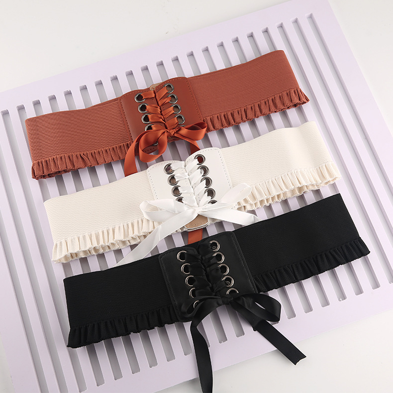 Women Hepburn Wavy Belt Detail View